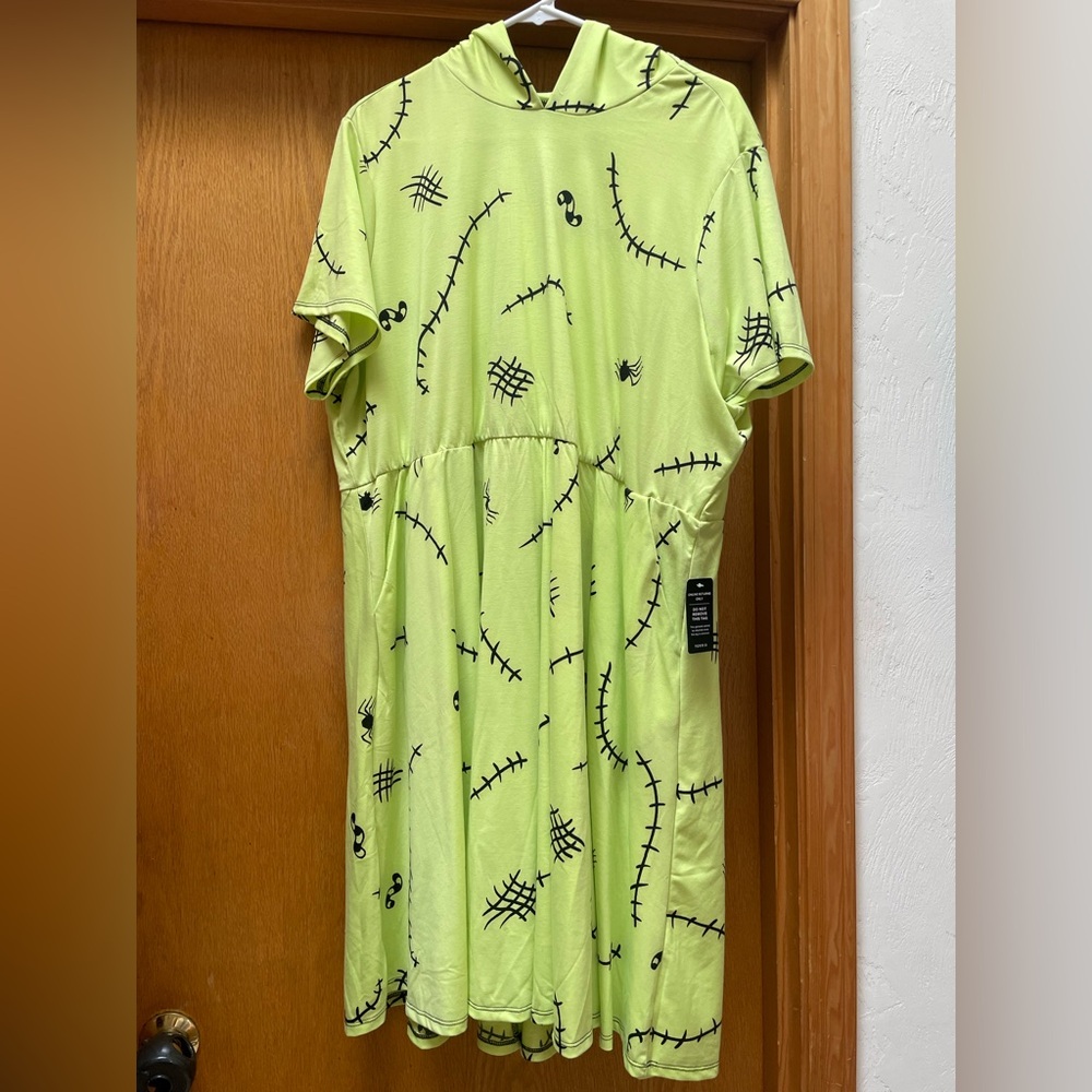 Torrid Oogie Boogie dress NWT size 3